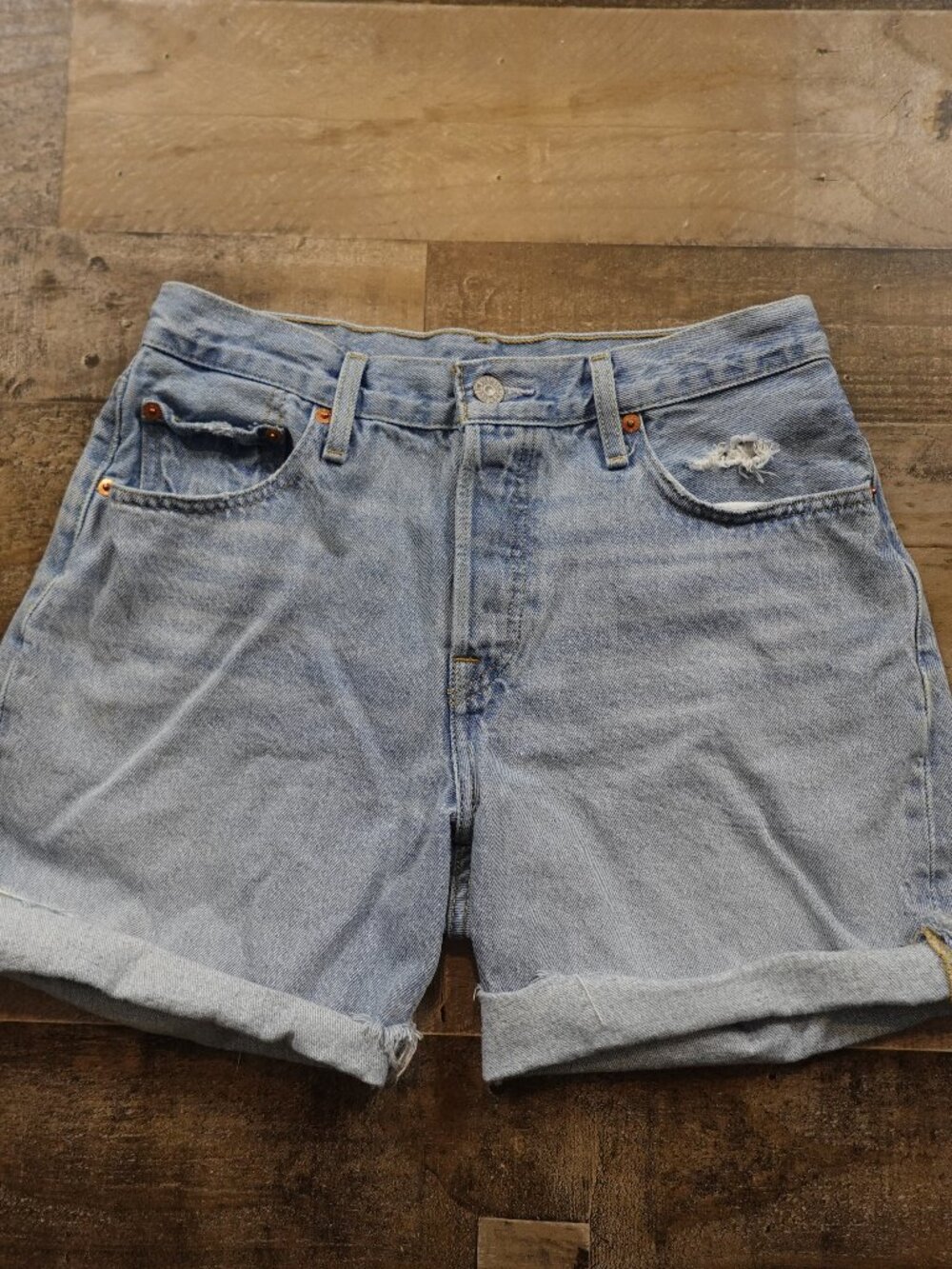 Levi’s 501 ’90s Denim Shorts Women’s 27 Light Wash Distressed High Rise